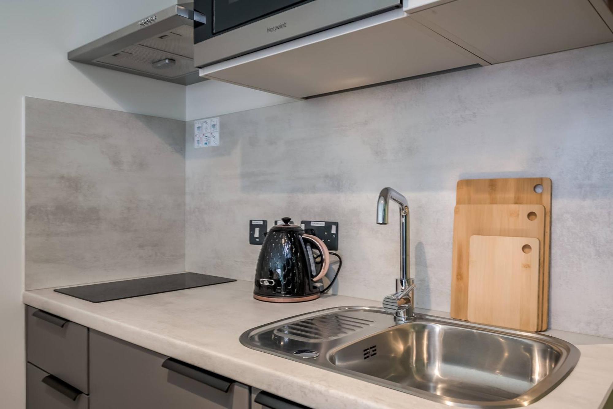 The Best Value Option For The City Centre - Non Students Welcome Belfast Bagian luar foto